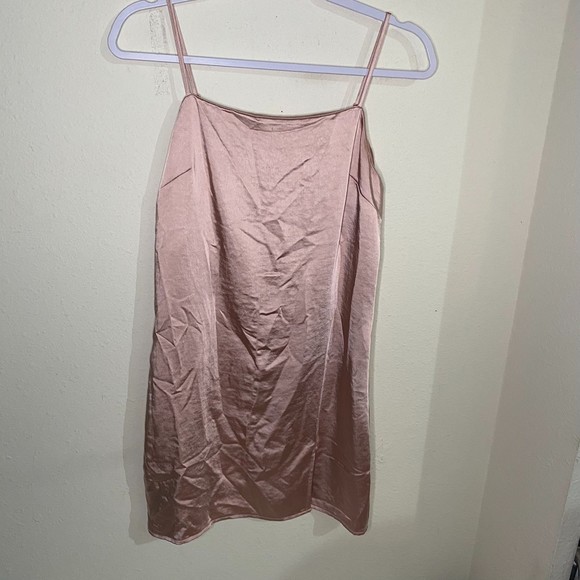 Blush Pink Satin slit mini dress - Picture 3 of 8